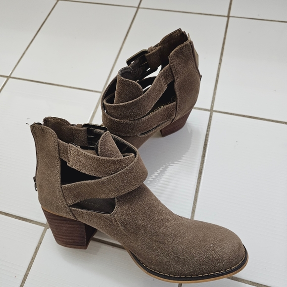 Harlow Suede Fall Ankle booties Green Sz US 9 - Picture 1 of 11